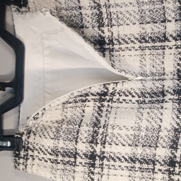 LOFT Black and White Tweed Mini Skirt Size O - Picture 6 of 7